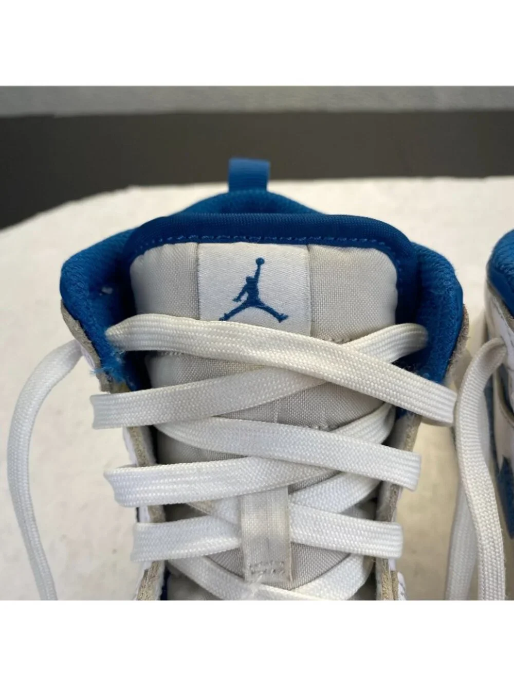 Air Jordan 1 Mid SE Industrial Blue GS FN7493-141 White / Sail/Blue Size 1Y